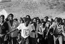 Ausstellung: Die Fotografen John Liebenberg und Tony Figueira. Zeitgenössische Aufnahme aus der Zeit politischer Umwälzungen vor der Unabhängikeit Namibias.