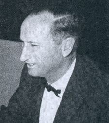 Volker Rodenwoldt (1919-2000) als Vorsitzender des Schulvereins der Privatschule Karibib, Südwestafrika.