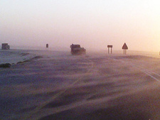 Seit Mittwoch, dem 11.06.2014, plagt ein starker Ostwind die Bewohner der Küste Namibias.