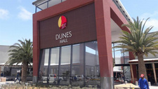 Namibia: Das neuerrichtete Einkaufszentrum Dunes Mall in Walvis Bay lädt am 26.10.2017 zum ersten Verkaufstag ein. Foto: privat