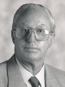 Werner Gühring (1926-2013) war ein Manager in der Fischindustrie von Namibia, Bürgermeister von Lüderitzbucht und Autor.