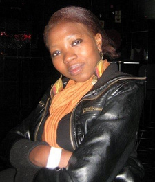 Mary M. Manyando ist eine namibische Krankenschwester, Hebamme und Autorin.